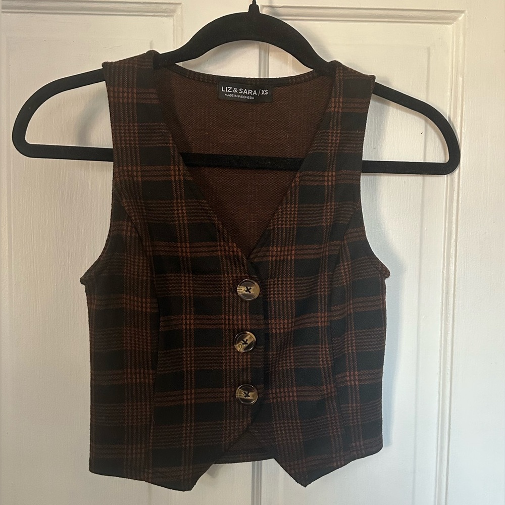 Liz & Sara Women's Plaid Vest - Brown